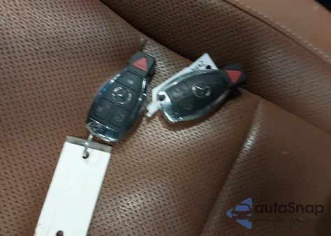 2018 Mercedes-Benz Gls 550 4Matic z USA, uszkodzony, nr VIN 4JGDF7DE3JB002972